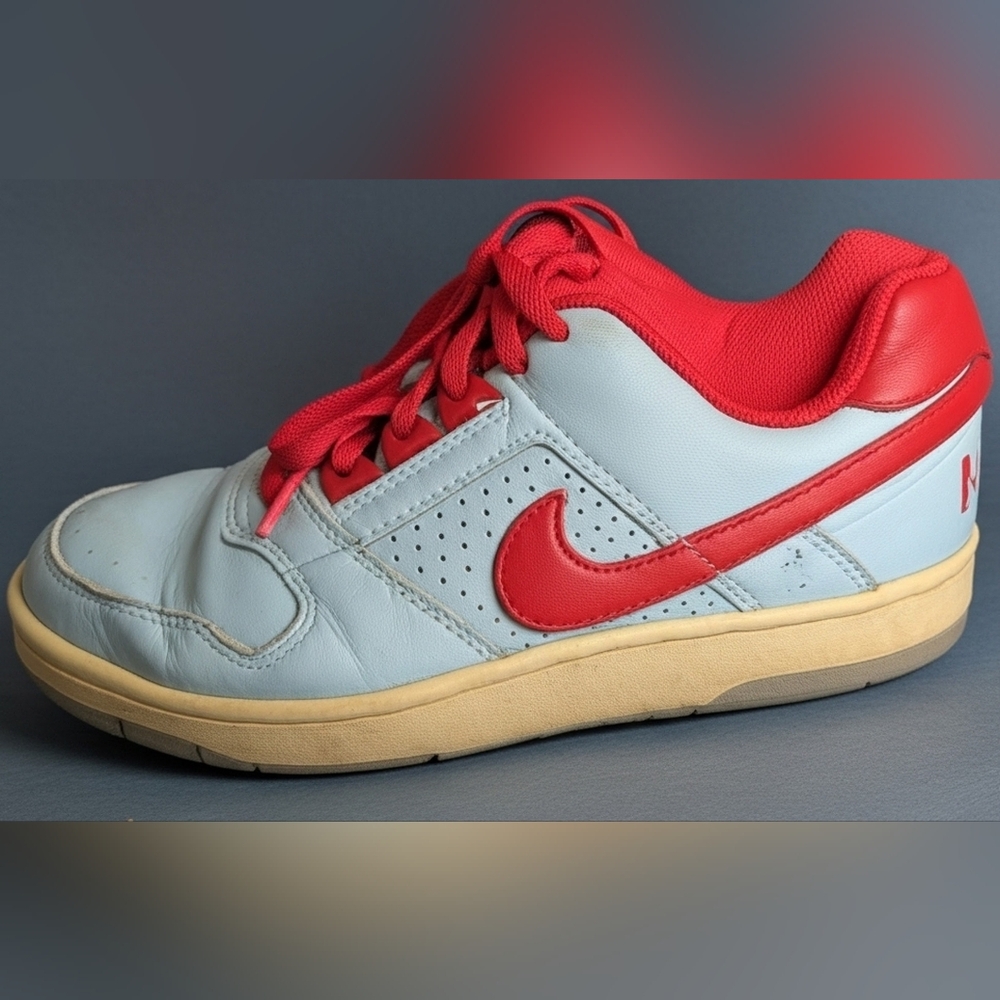 Vintage Nike Sneakers